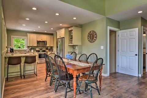Dining Area | Dishware & Flatware