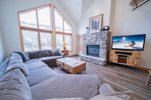 Gorgeous mountain condo