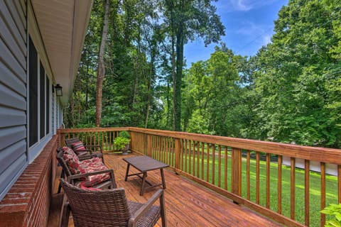 Asheville Vacation Rental | 3BR | 1.5BA | Step-Free Access | 1,050 Sq Ft