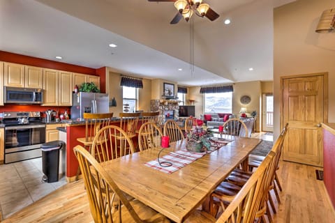 Dining Table | Dishware & Flatware Provided