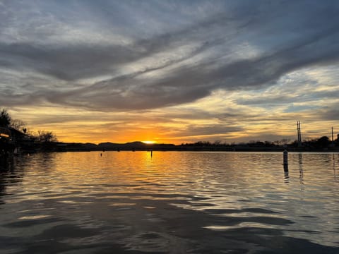 Studio Cabin 4 - Lakeside (Pets not allowed) Cabin in Kingsland