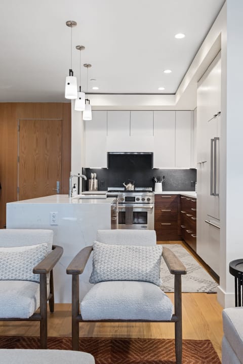 Living looking into Kitchen