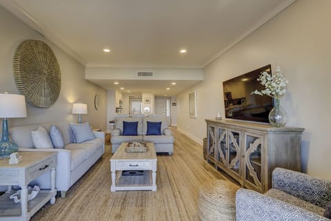 450 Captains Walk | Living Area - 450 Captains Walk | Living Area