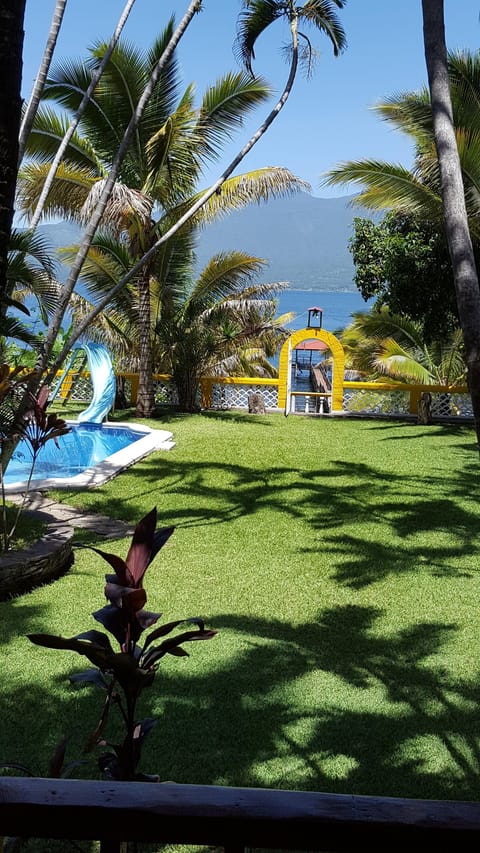 Pool with view to the lake.