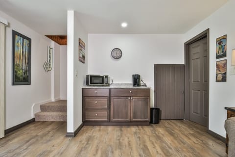 Coffee bar w/microwave 
