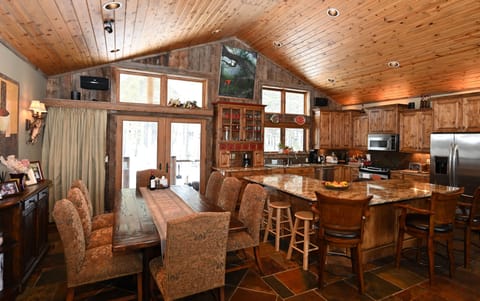 Casa Big Sky - upper level dining  and kitchen area