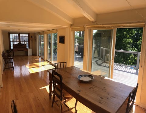 Expansive 4 bedroom Gem