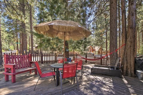 Big Bear Lake Vacation Rental | 2BR | 1BA | Stairs Required | 708 Sq Ft