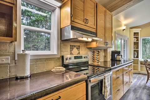 Fully Equipped Kitchen 1