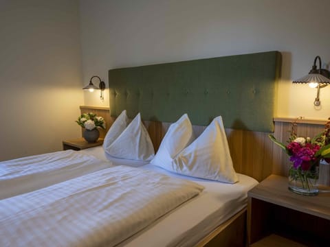 Double room with breakfast - Landhotel Pacher House in Carinthia, Austria
