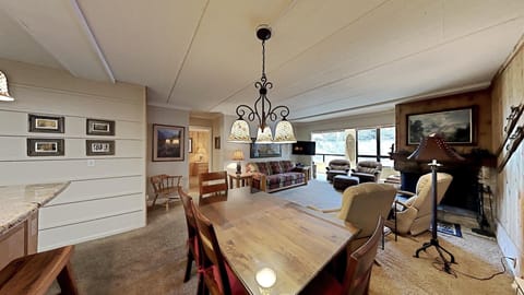 Full Dining Area For Entertaining