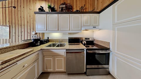 Full-Size Kitchen for Making Yummy Meals Off the Mountain