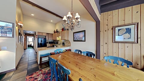 Enjoy Holiday Meals and Workcations in this Full Size Dining Room