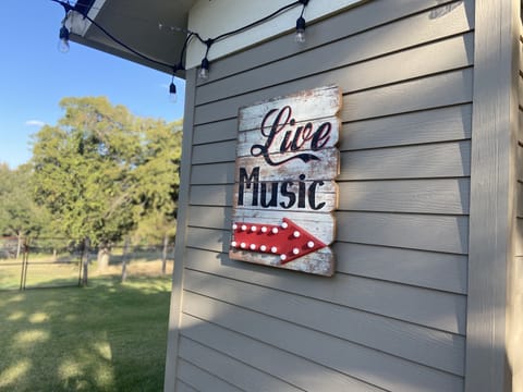 This way to outdoor fun! 