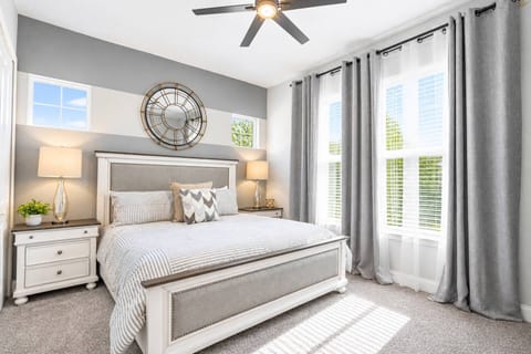 Bright Ground Floor King Master Suite with Ceiling Fan, TV, Closet and Private EnSuite