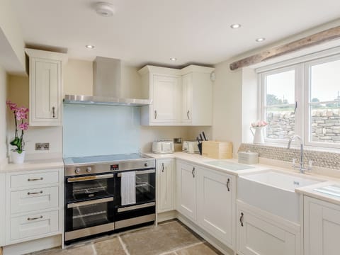 Kitchen | Alton Hall Cottage, Alton, nr Chesterfield