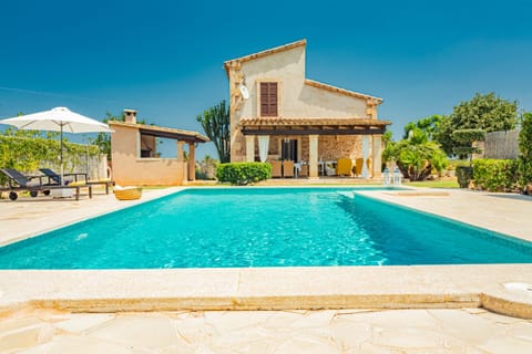 CARRITX finca with pool for 6 people in Can Picafort www.Mallorcavillaselection.com