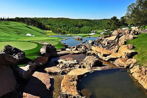 Fabulous golfing opportunities abound in Branson.