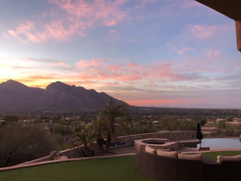 Gorgeous sunrise over the Catalinas.