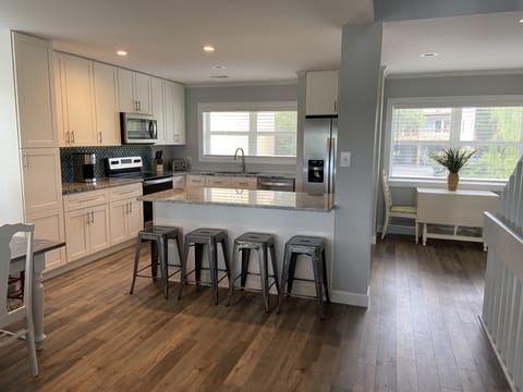 Kitchen area with lots of space.