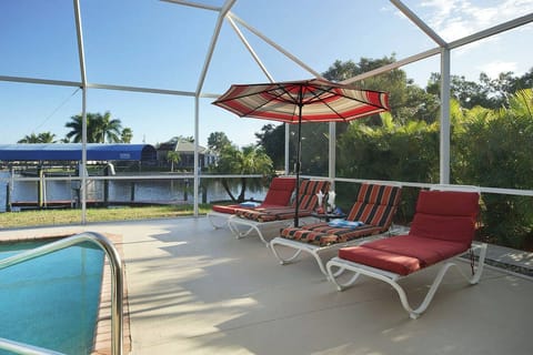 Villa Dolphin Bay - Pool Area