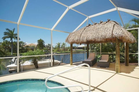 Villa Sunlight - Pool Area with Tiki Hut