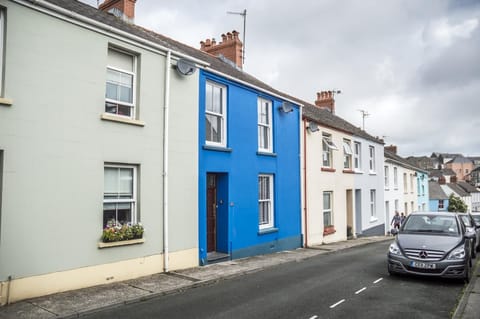 Sandy Retreat - 3 Bedroom Holiday Home - Tenby (914)