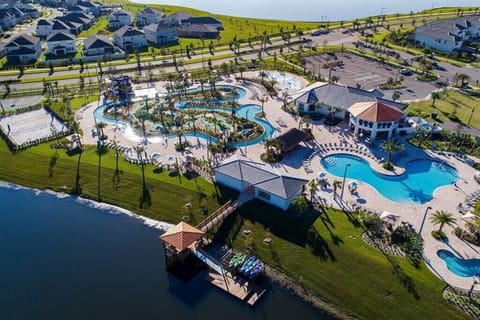 Ef613c21 1855 4749 9565 3b57247a3334