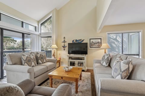 Welcome to 231 Turnberry Village!