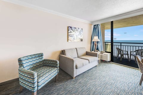 Amazing Living Room, Beautifully Decorated, Stunning Views🌊☀️
