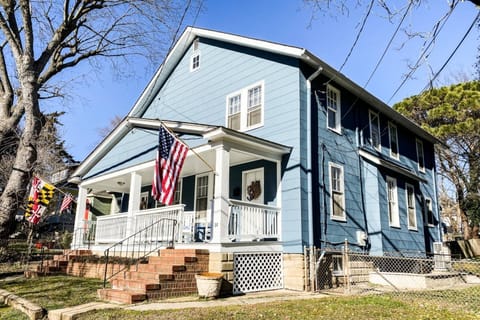 Beautifully-renovated duplex on President's Hill