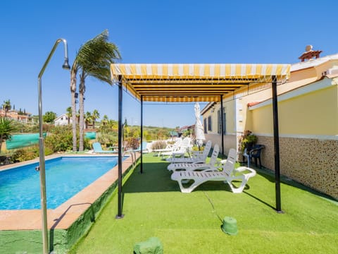 Rural accommodation ideal for families with private pool