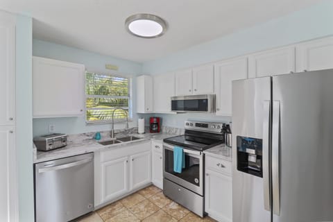 Day side Kitchen Prep Area