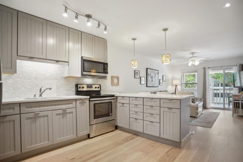 Beautiful Spacious Kitchen