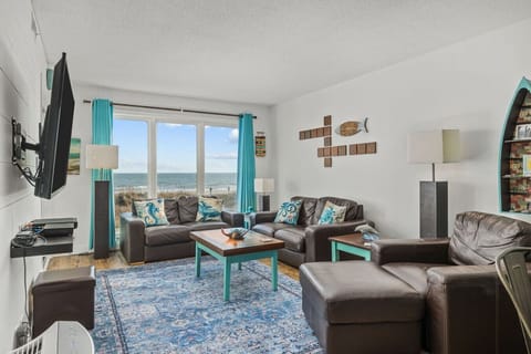“We had an amazing stay, everything was just like the photos. The view was amazing and the beach was very easy to access. We would absolutely book again!” -Natasha
