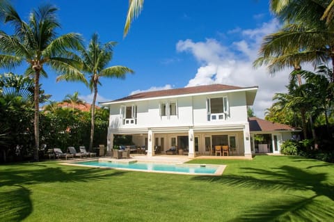 Casa Bella - Luxury golf villa close to the beach in exclusive beach resort (1973)