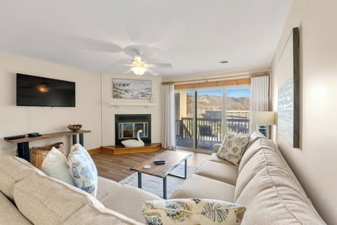 QD3: OBXClusive | Mid Level Living Area