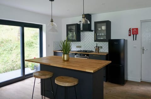 Island breakfast bar