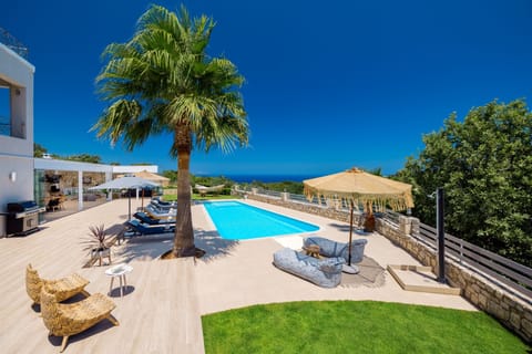 Several relaxing and siting areas are available at the terrace and balconies.