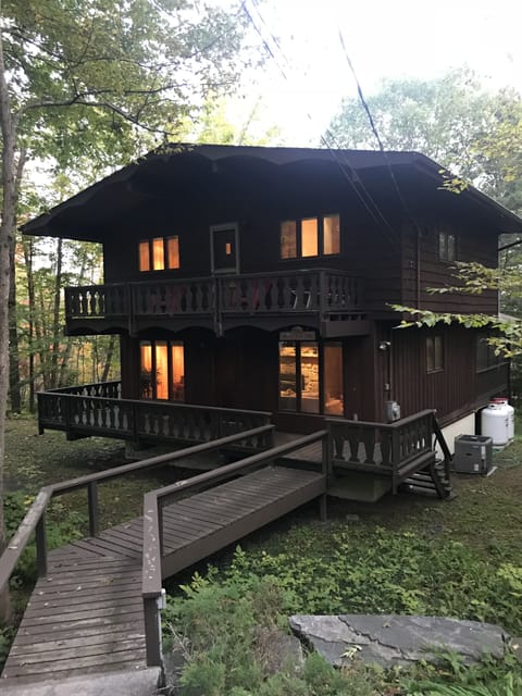 Welcome to Woodsong Chalet in summer!