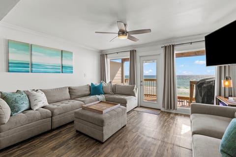 2nd Floor Living Room
