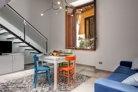 loft-in-sorrento-apartment-living-room
