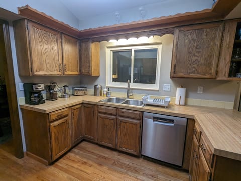 Brand new ultra quiet 42db Bosch dishwasher