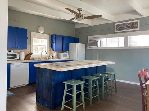 Beautiful and newly made kitchen island to add a luxe feature in the kitchen!