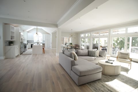 Living room wide 