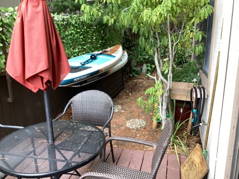 SUP’s and small garden area
