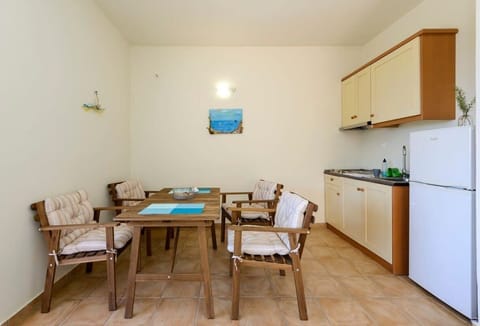 1st Floor Dining Area – Ideal for family meals or quiet mornings with natural light streaming in.