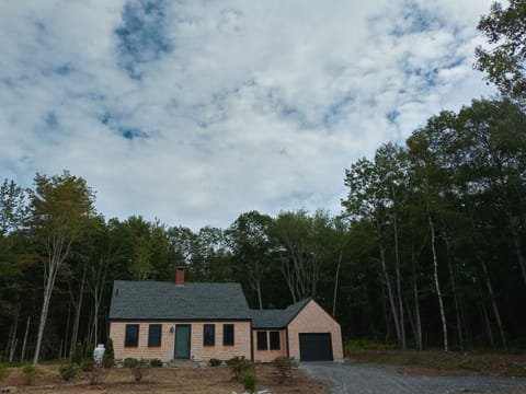 Country Cape  Set back from quiet road
