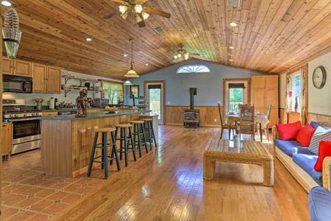 South Kortright Vacation Rental | 5BR | 2BA | Step-Free Entry | 2,500 Sq Ft