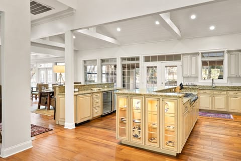 Entry to Open Kitchen